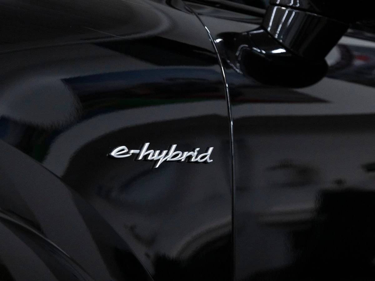 2025 Porsche Cayenne Cayenne S E-Hybrid Coupe