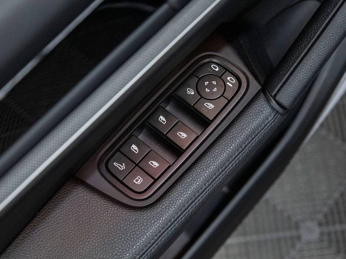 2025 Porsche Cayenne Cayenne S E-Hybrid Coupe