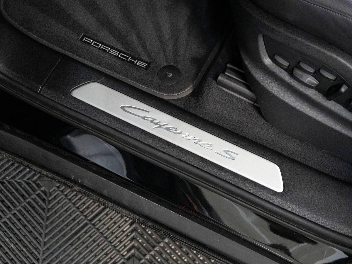 2025 Porsche Cayenne Cayenne S E-Hybrid Coupe