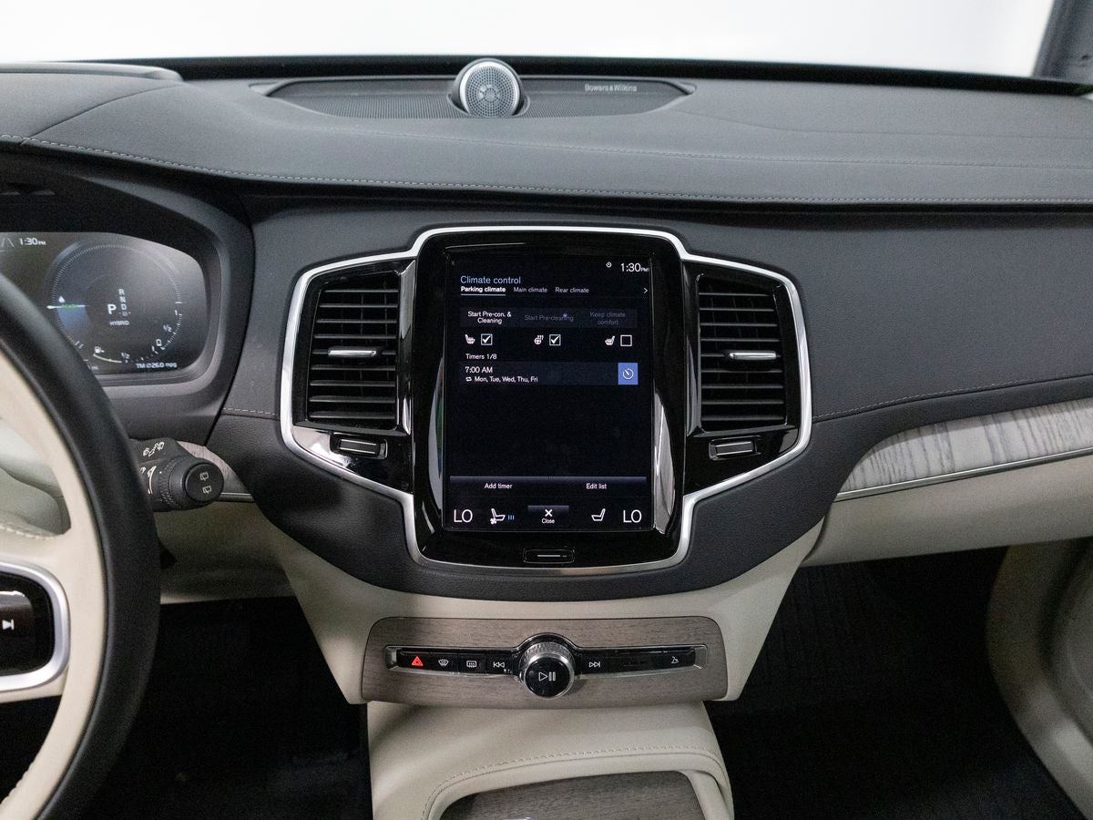 2021 Volvo XC90 T8 Inscription 6 Passenger