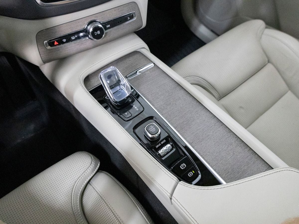 2021 Volvo XC90 T8 Inscription 6 Passenger