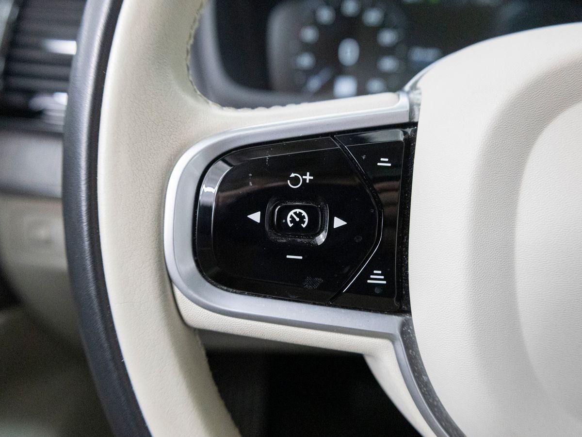 2021 Volvo XC90 T8 Inscription 6 Passenger