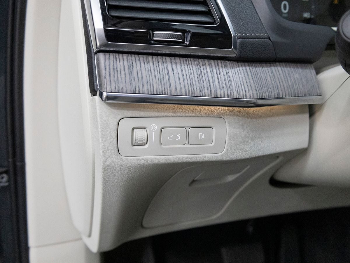 2021 Volvo XC90 T8 Inscription 6 Passenger