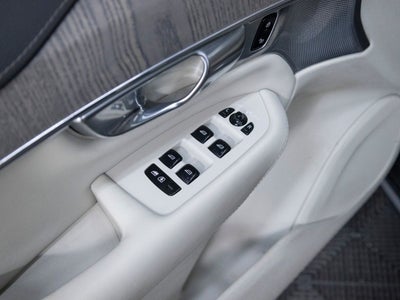 2021 Volvo XC90 T8 Inscription 6 Passenger