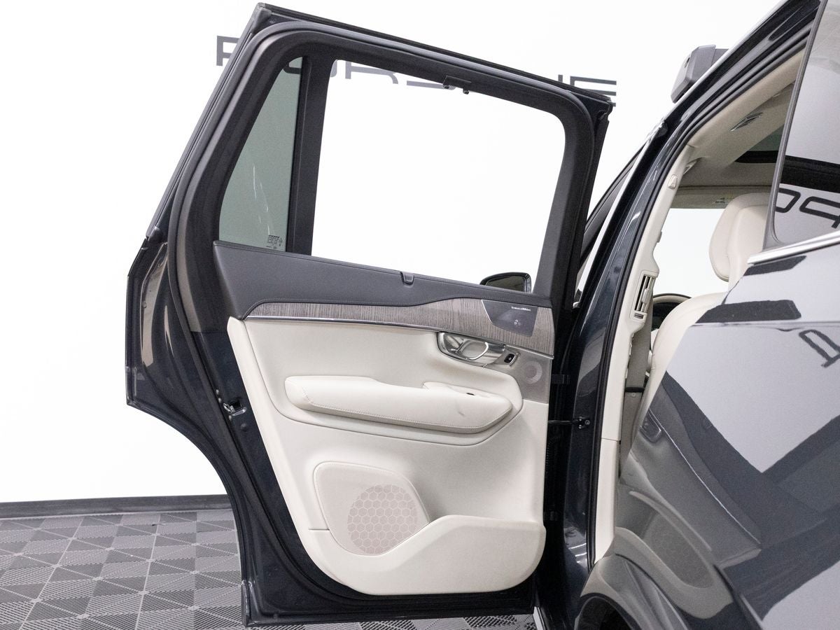 2021 Volvo XC90 T8 Inscription 6 Passenger