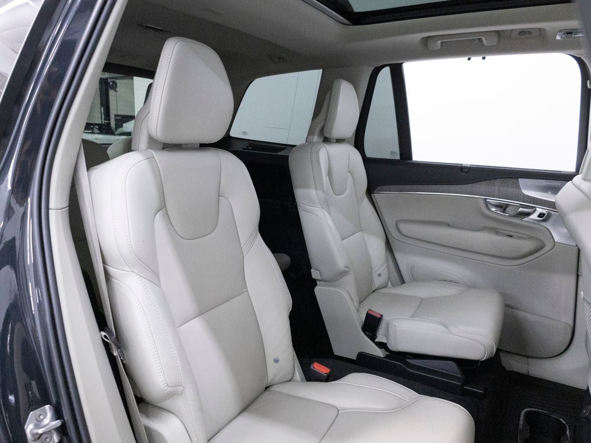 2021 Volvo XC90 T8 Inscription 6 Passenger