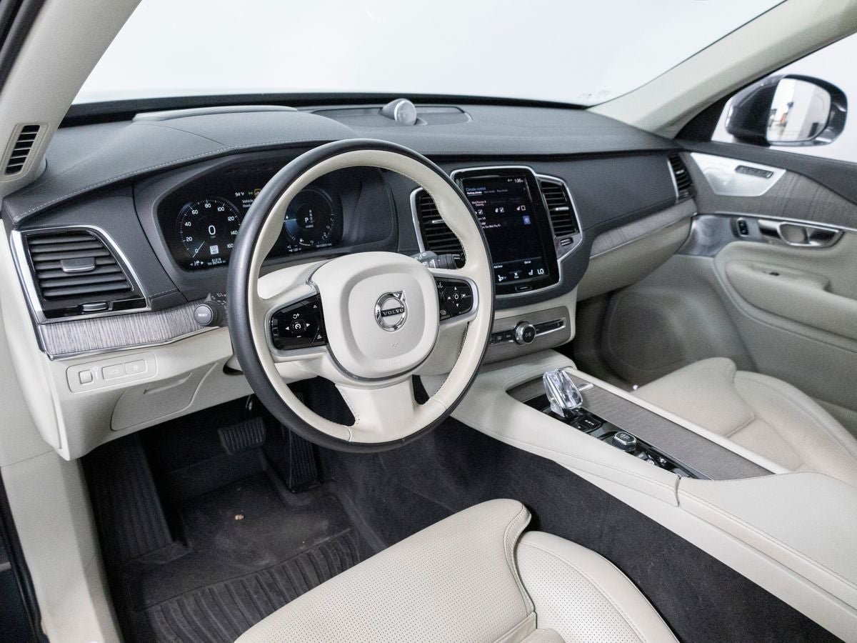 2021 Volvo XC90 T8 Inscription 6 Passenger