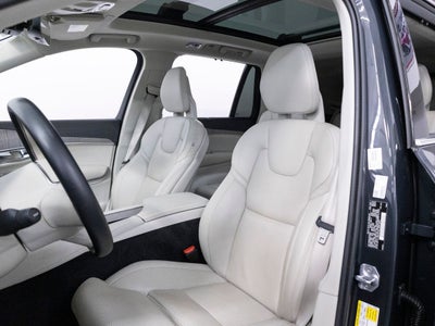 2021 Volvo XC90 T8 Inscription 6 Passenger