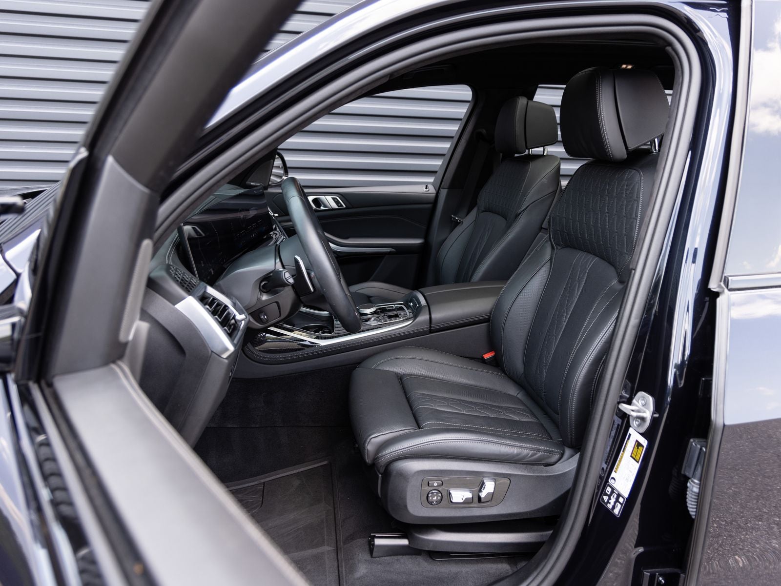 2024 BMW X7 M60i