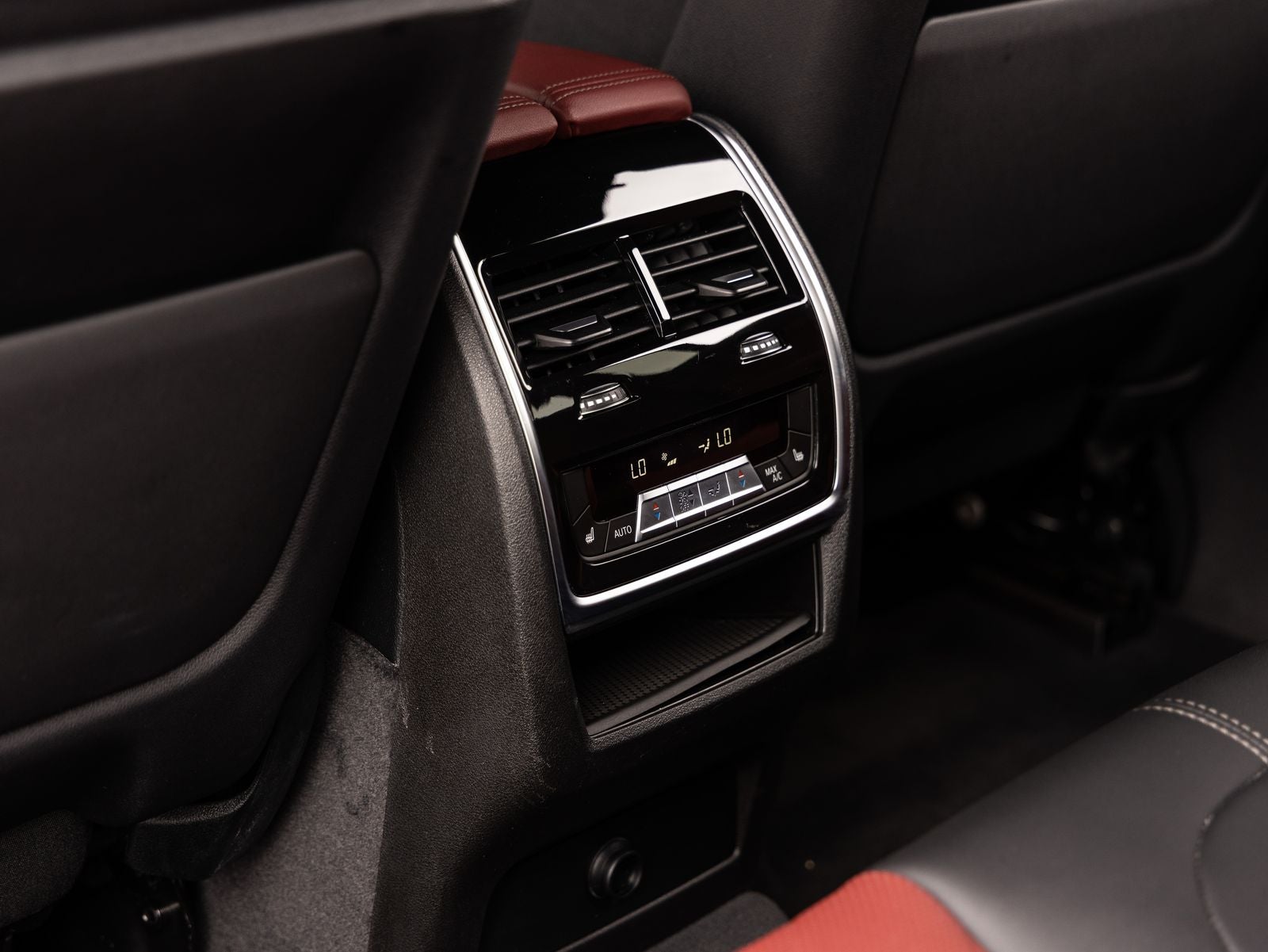 2024 BMW X6 xDrive40i