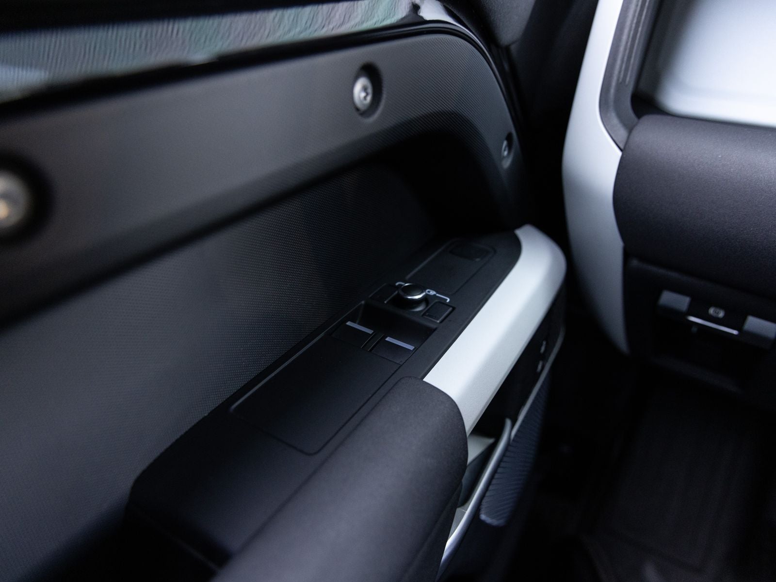 2022 Land Rover Defender S