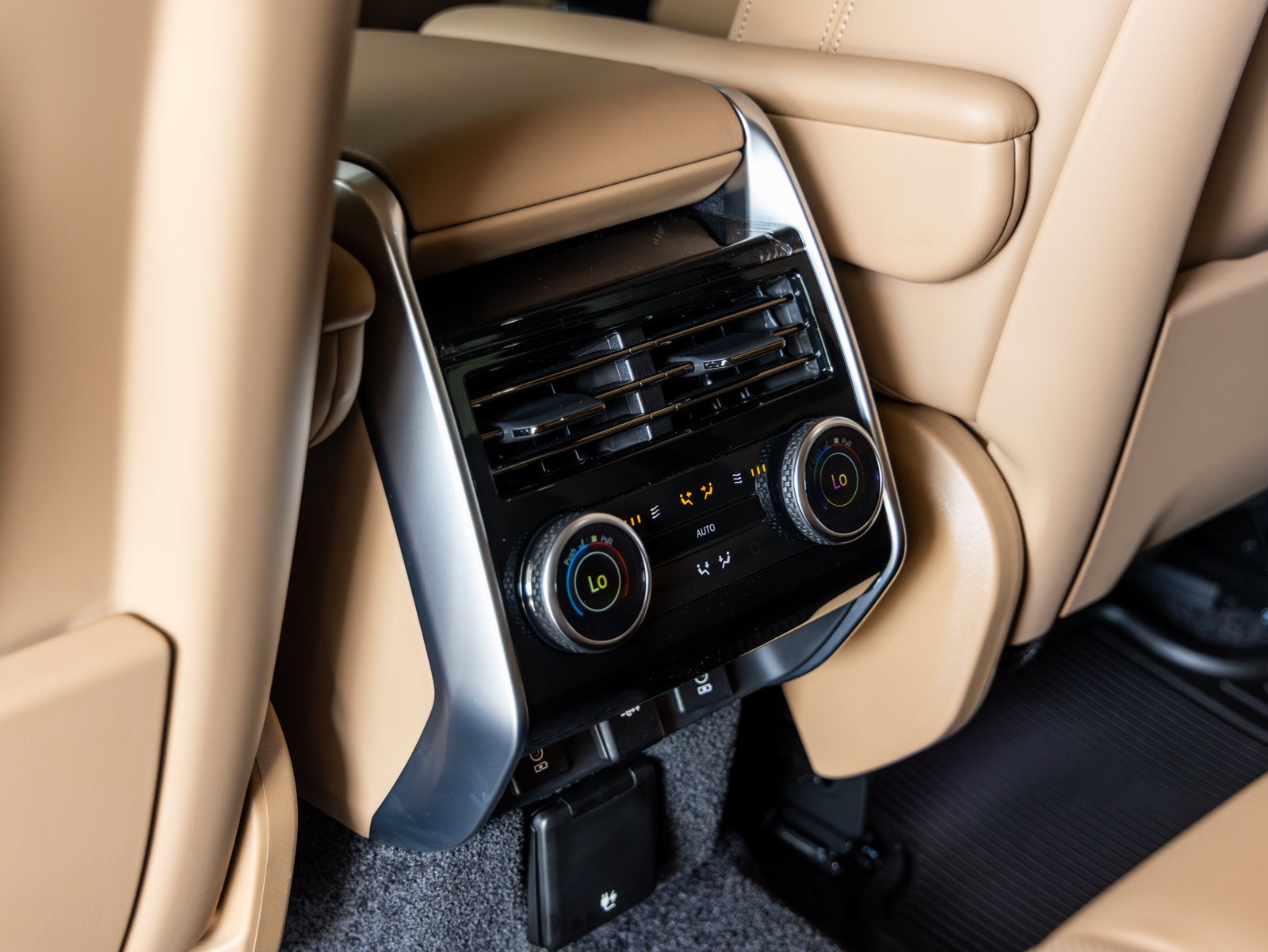 2026 Land Rover Range Rover SE