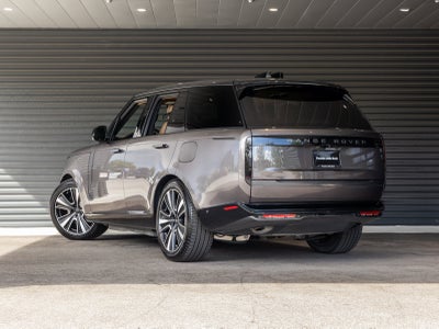 2026 Land Rover Range Rover SE