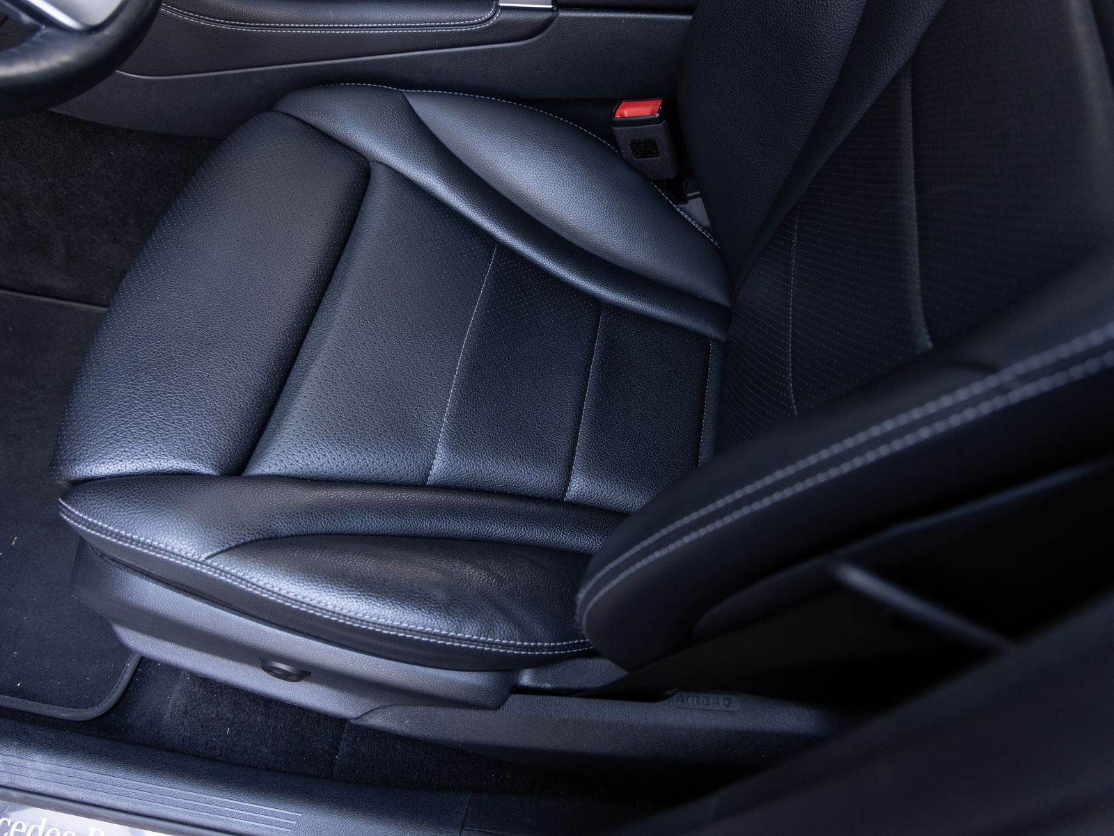 2021 Mercedes-Benz GLC 300 GLC 300