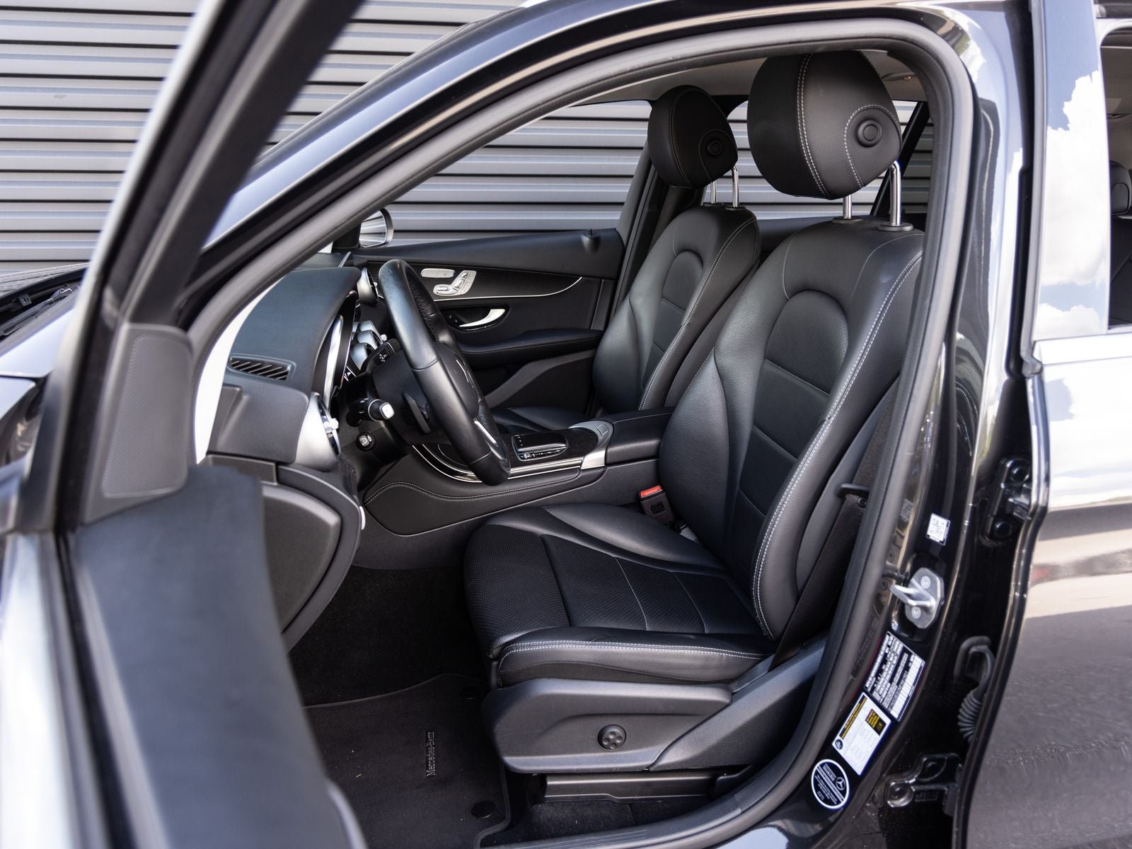 2021 Mercedes-Benz GLC 300 GLC 300