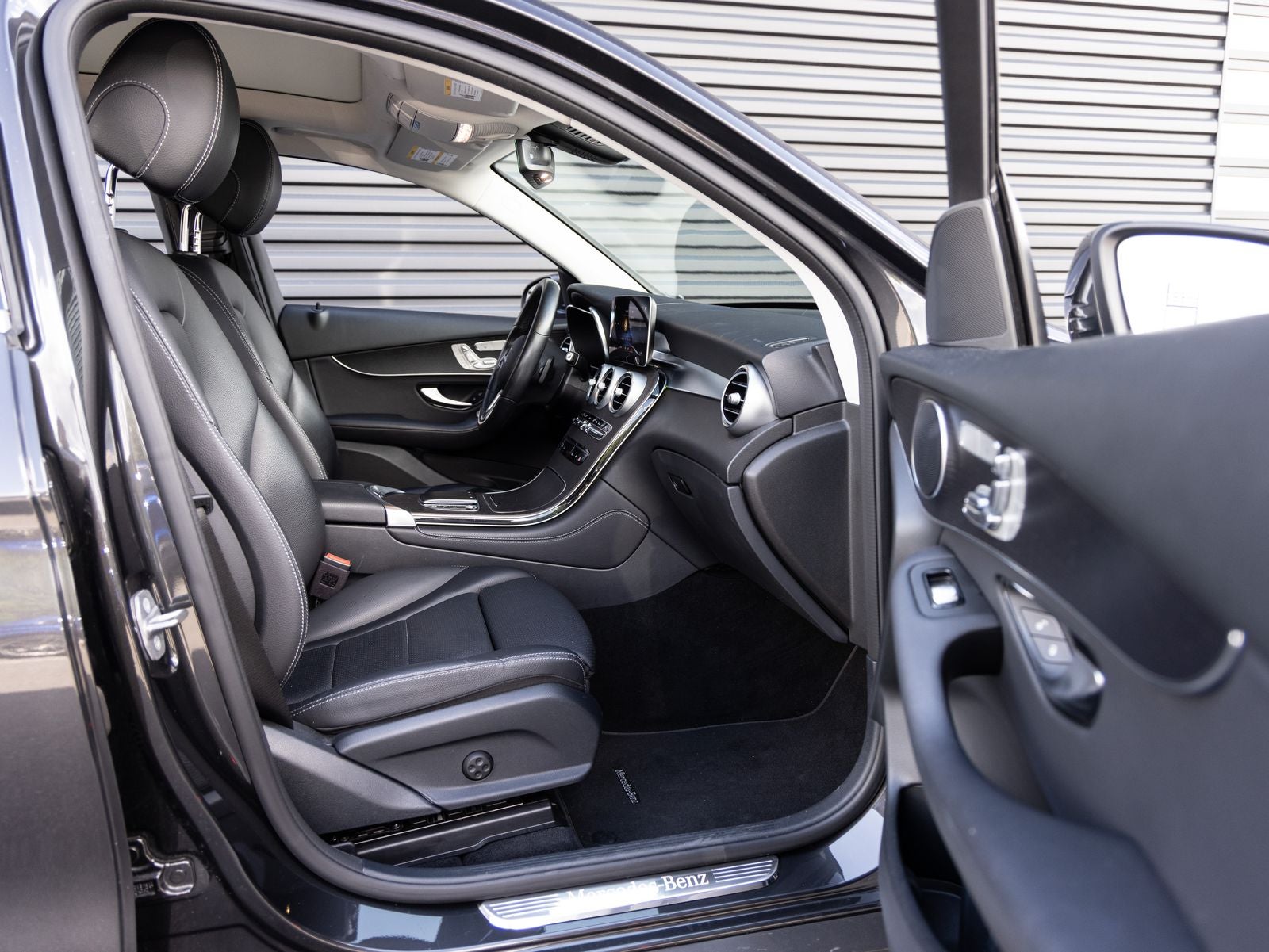 2021 Mercedes-Benz GLC 300 GLC 300