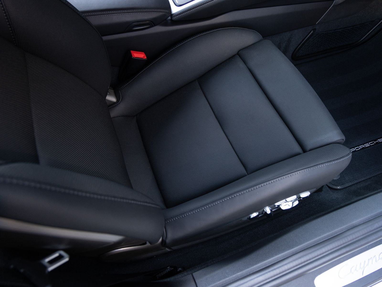 2025 Porsche 718 Cayman