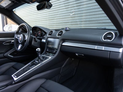 2025 Porsche 718 Cayman