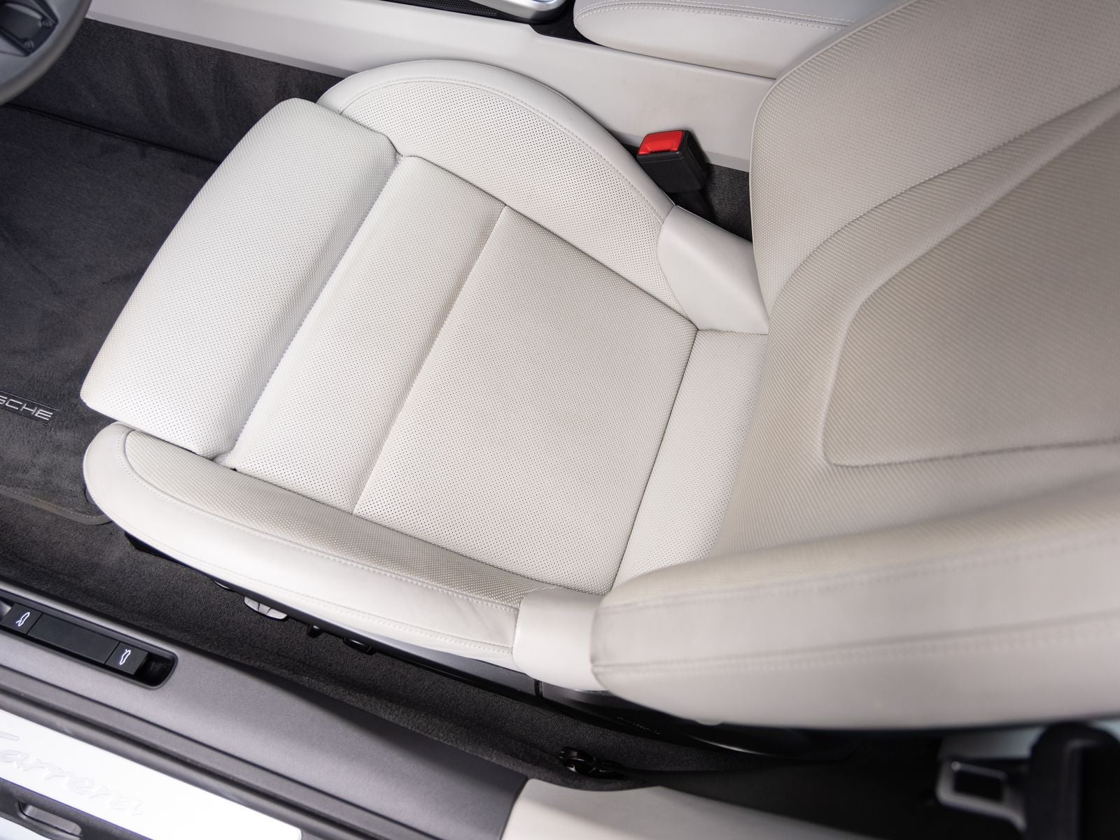 2021 Porsche 911 Carrera