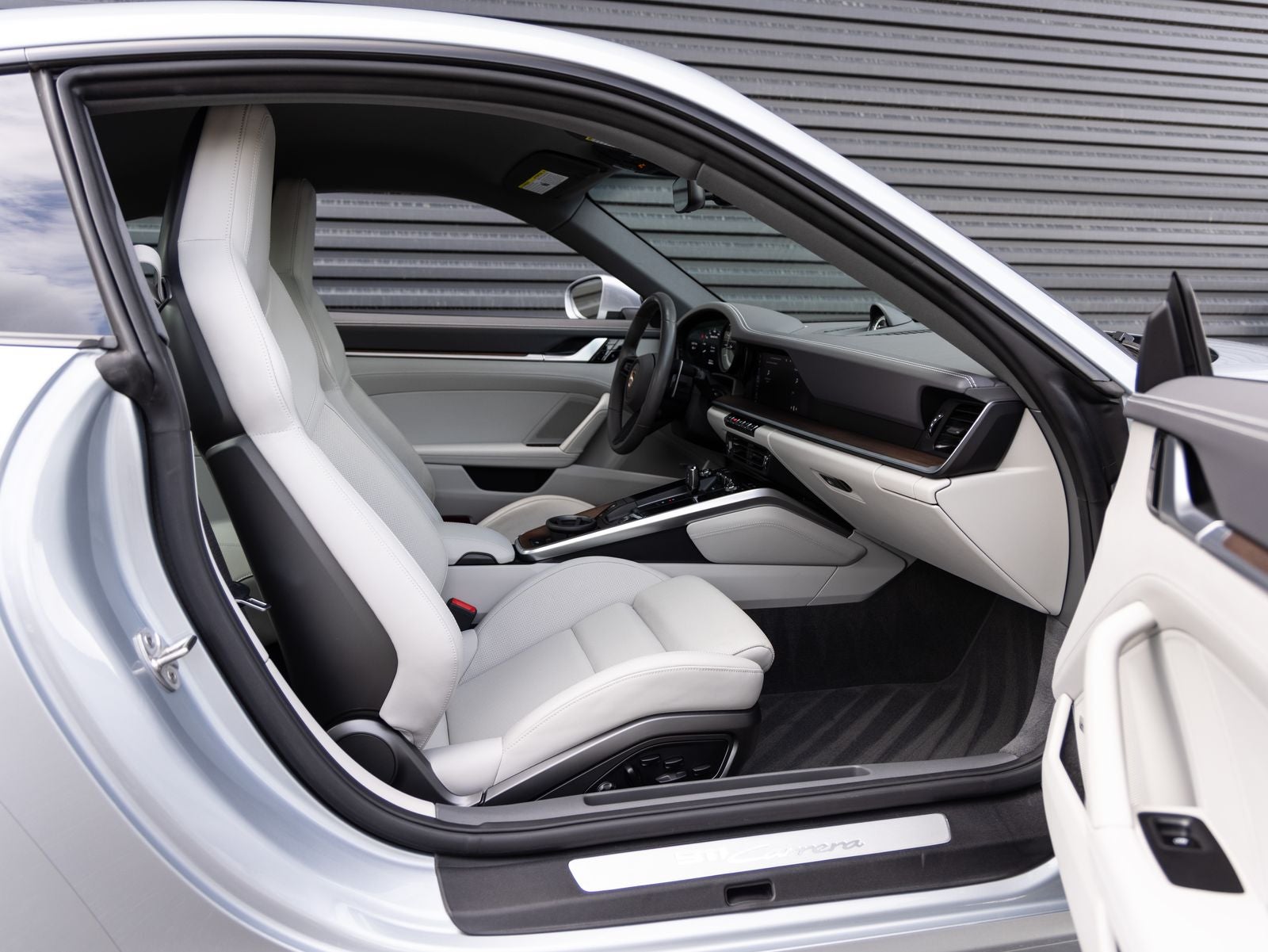 2021 Porsche 911 Carrera