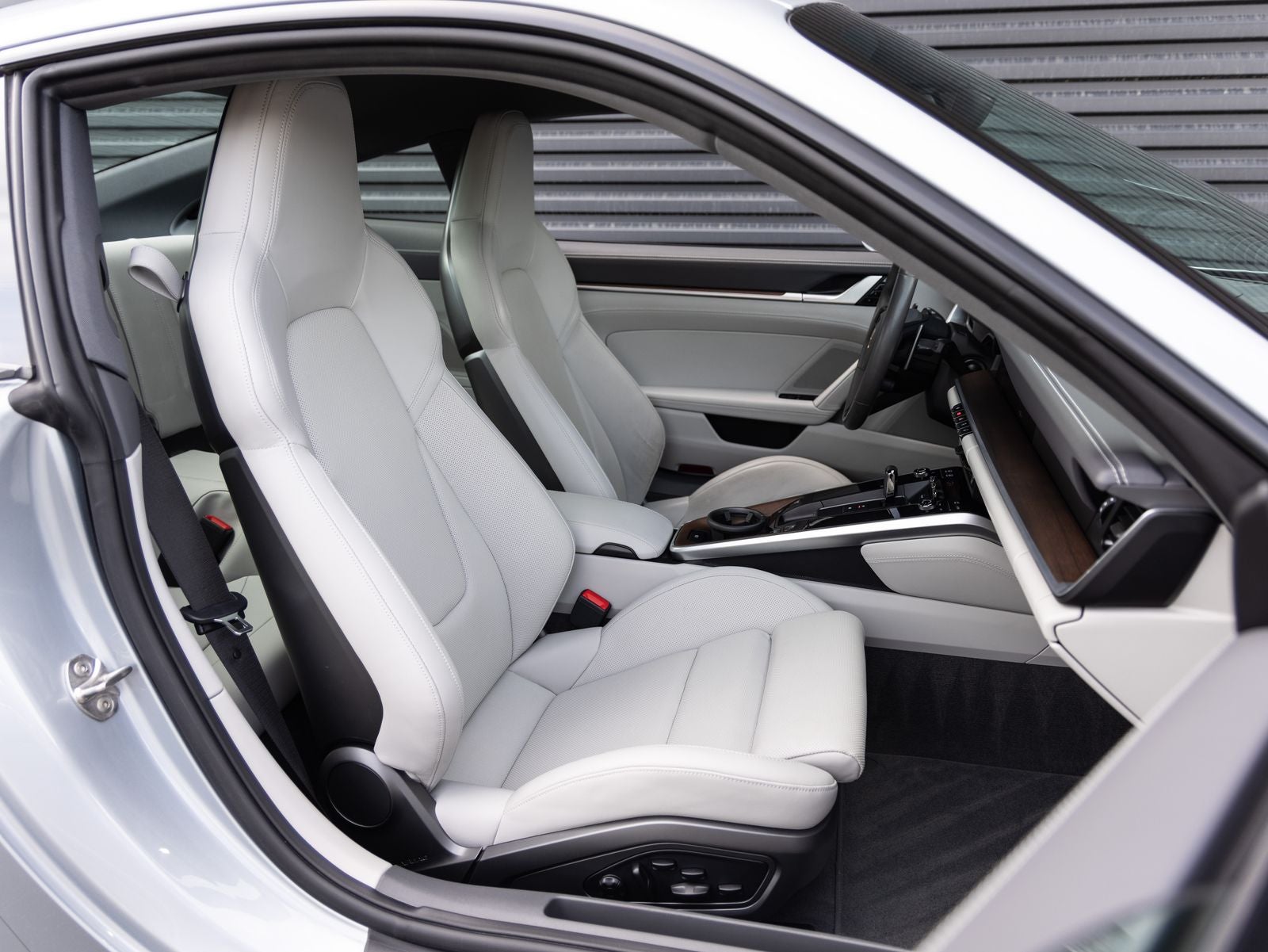 2021 Porsche 911 Carrera