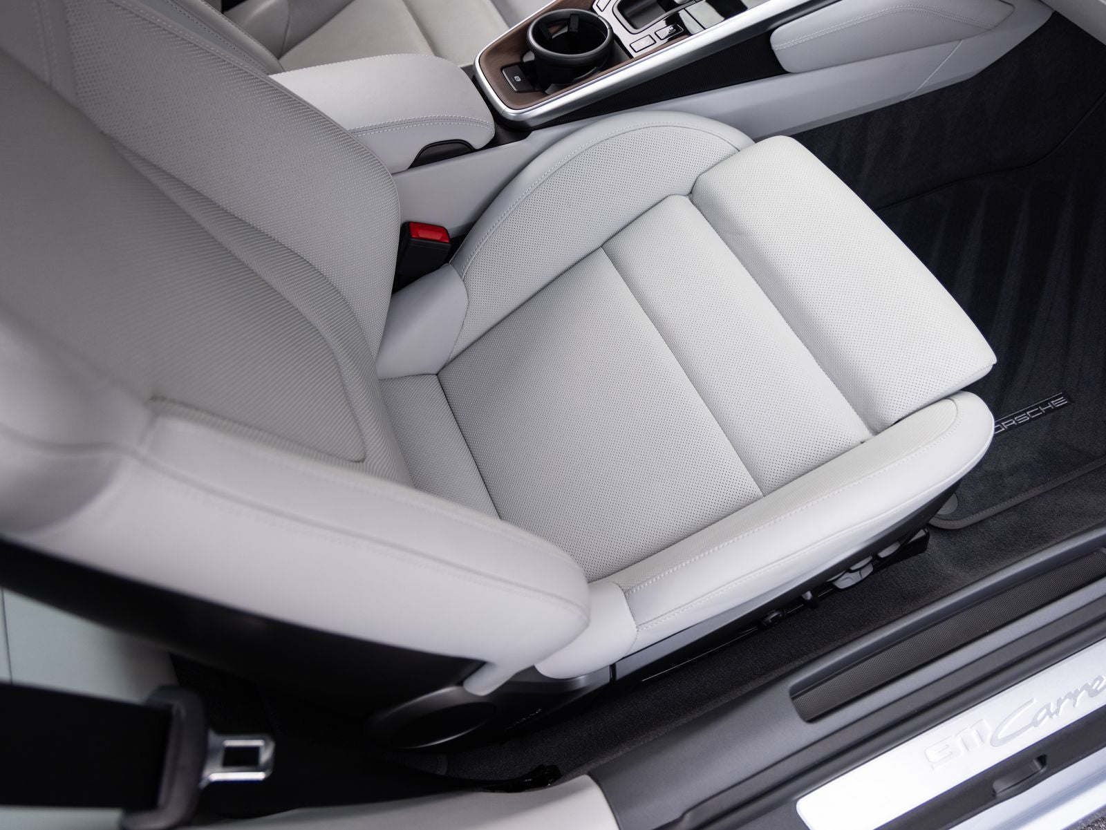 2021 Porsche 911 Carrera