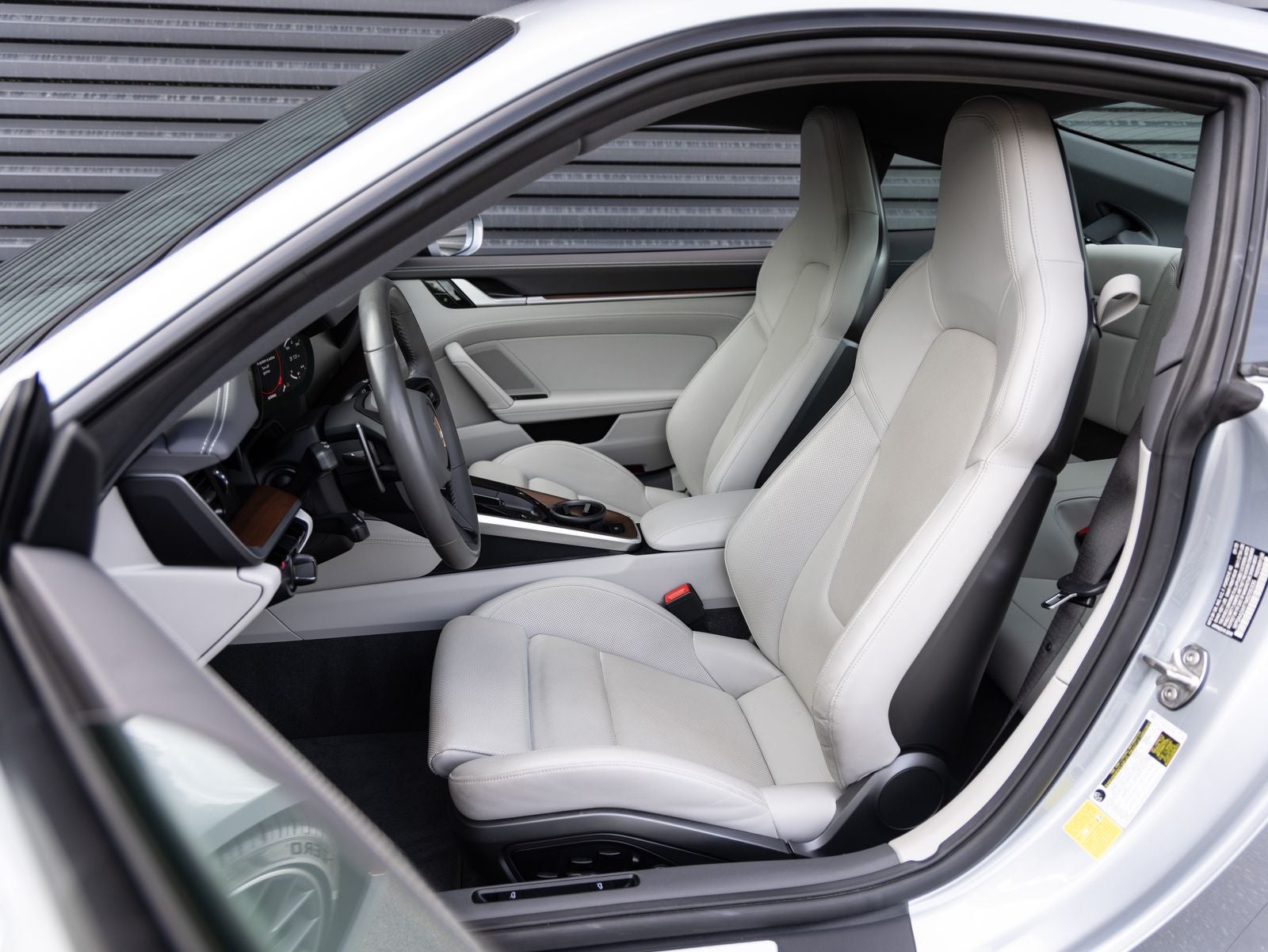 2021 Porsche 911 Carrera