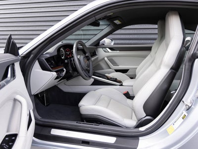 2021 Porsche 911 Carrera