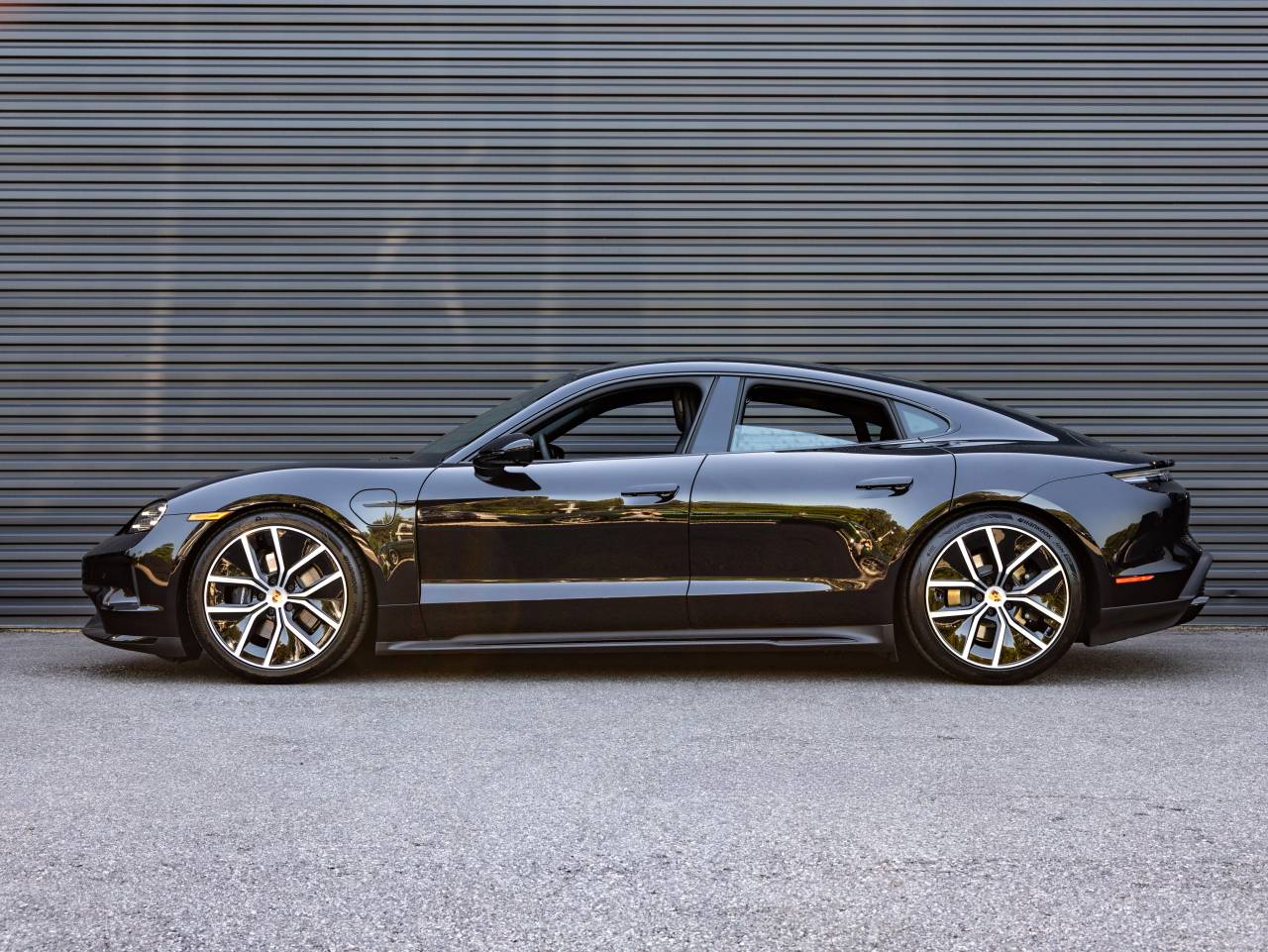 2026 Porsche Taycan Black Edition