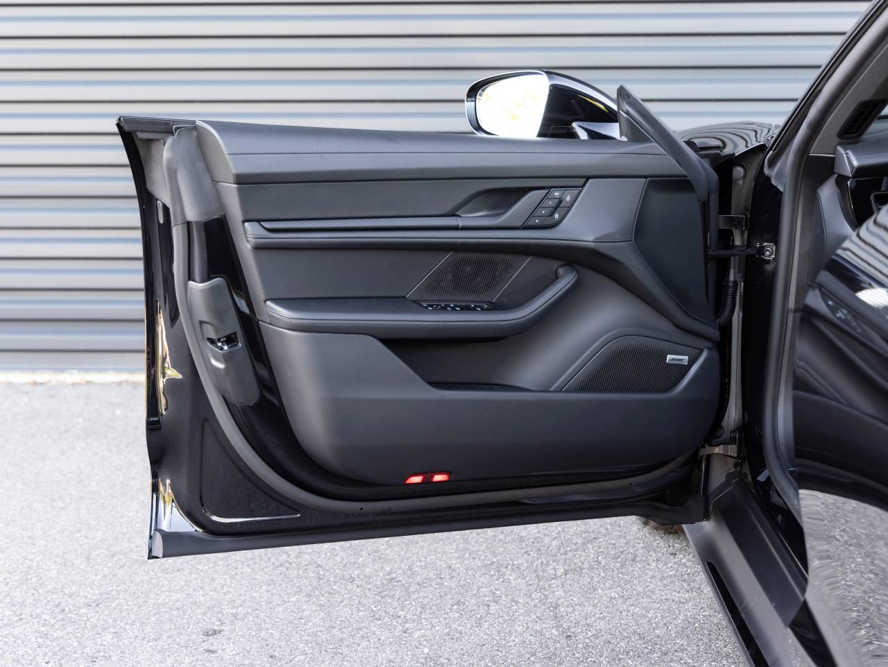 2026 Porsche Taycan Black Edition