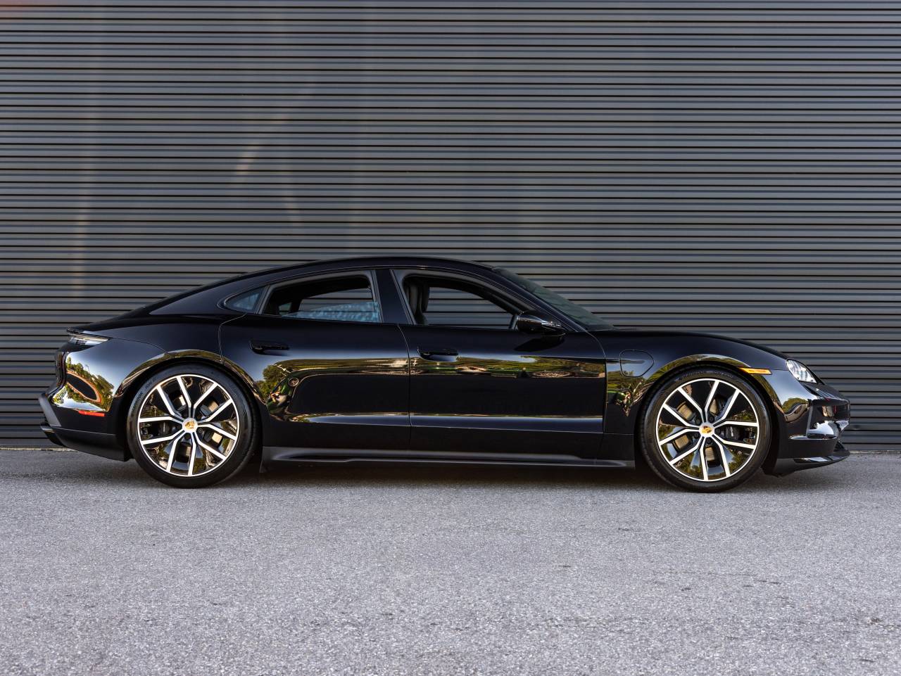 2026 Porsche Taycan Black Edition