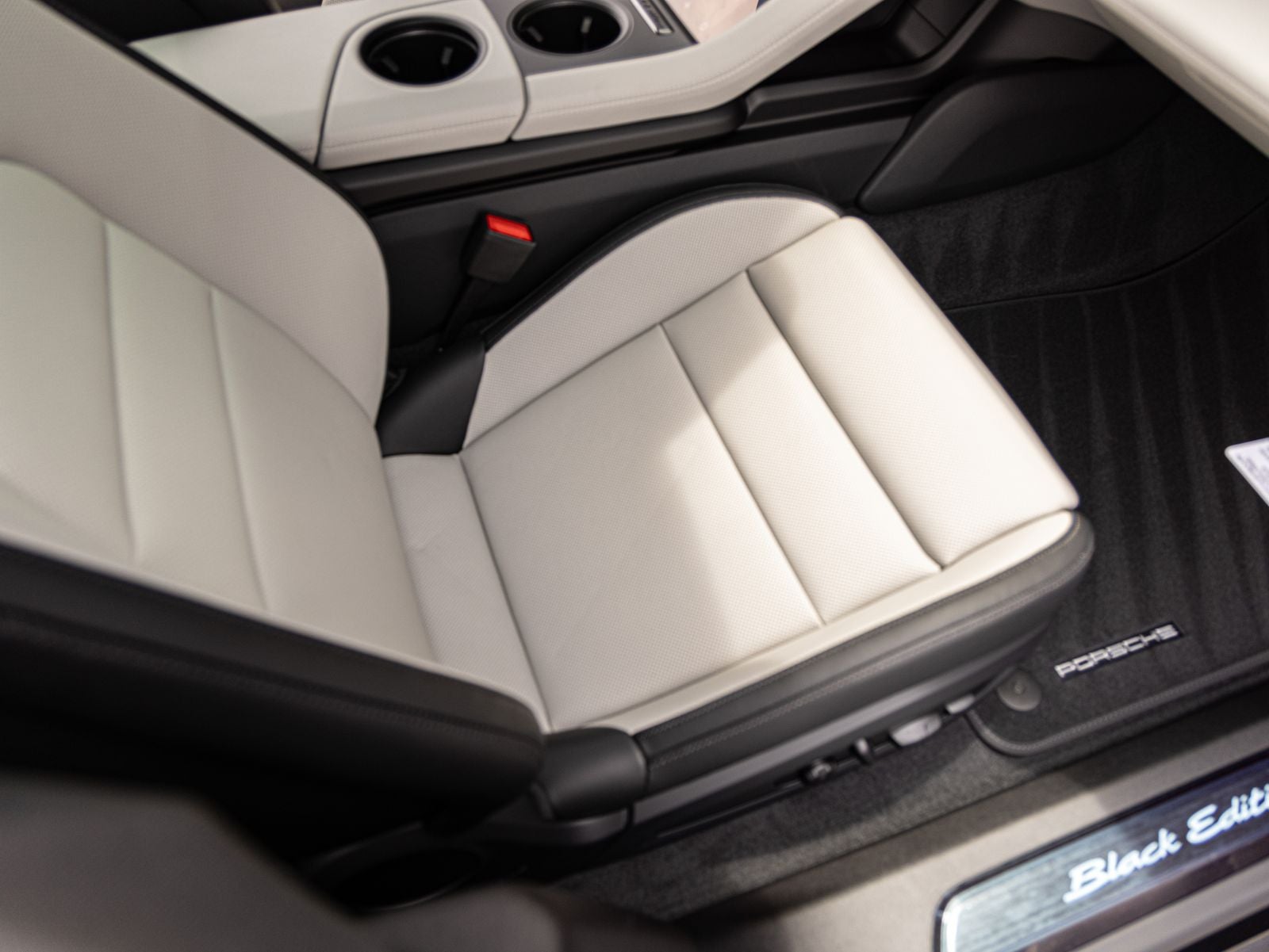 2026 Porsche Taycan Taycan 4 Black Edition