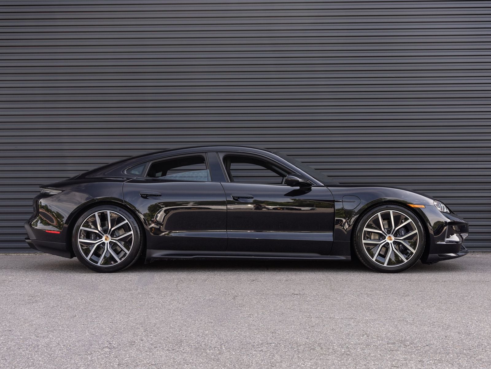2026 Porsche Taycan Taycan 4 Black Edition