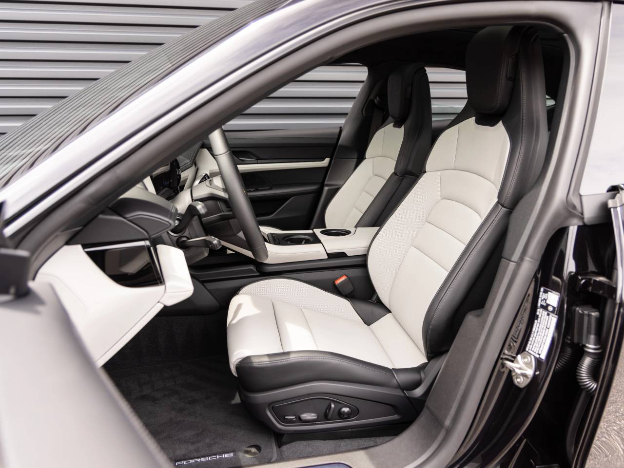 2026 Porsche Taycan 4 Black Edition