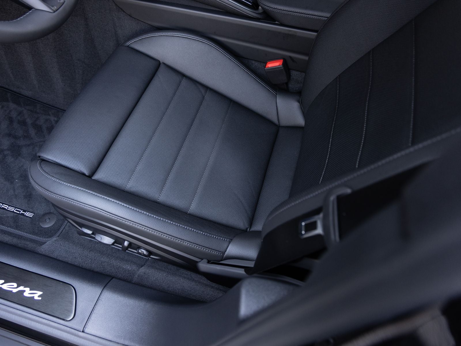 2026 Porsche Panamera RWD