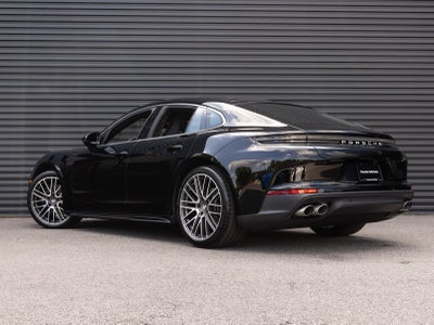 2026 Porsche Panamera RWD
