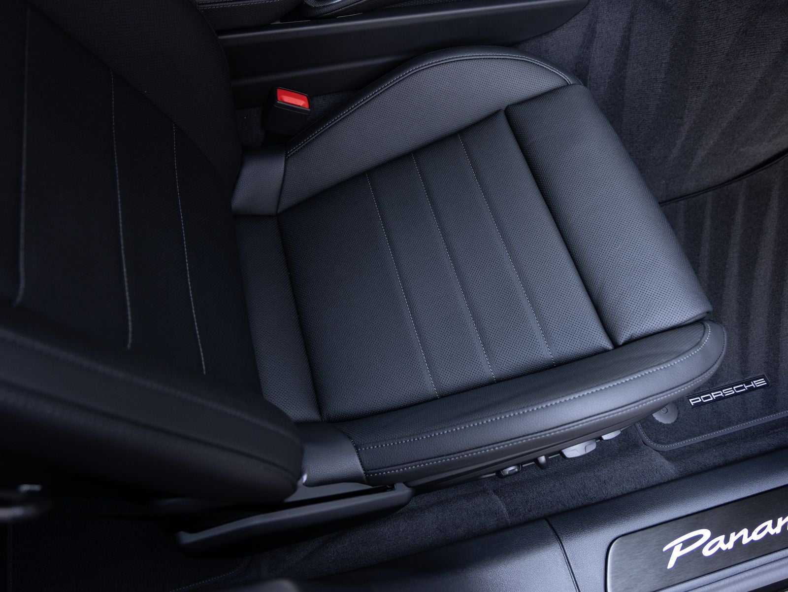 2026 Porsche Panamera RWD