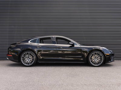 2026 Porsche Panamera RWD