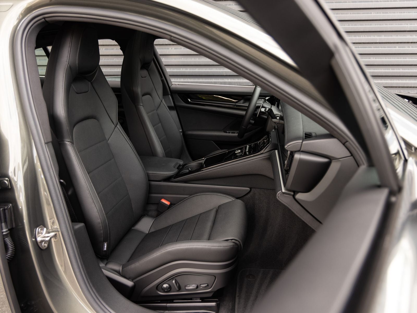 2026 Porsche Panamera 4