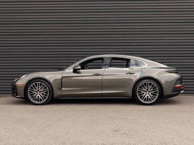 2026 Porsche Panamera 4