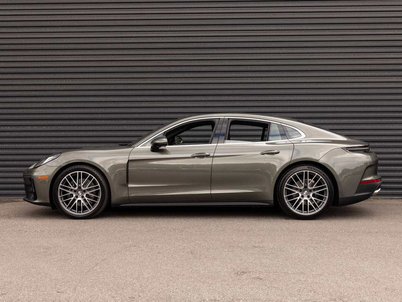 2026 Porsche Panamera 4