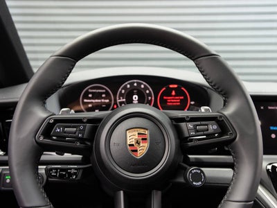 2026 Porsche Panamera 4
