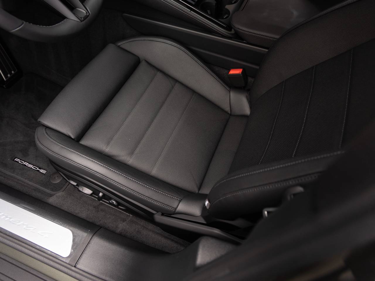 2026 Porsche Panamera 4