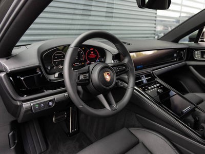 2026 Porsche Panamera 4