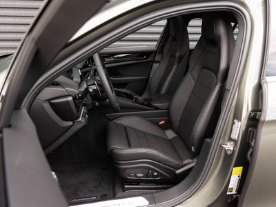 2026 Porsche Panamera 4