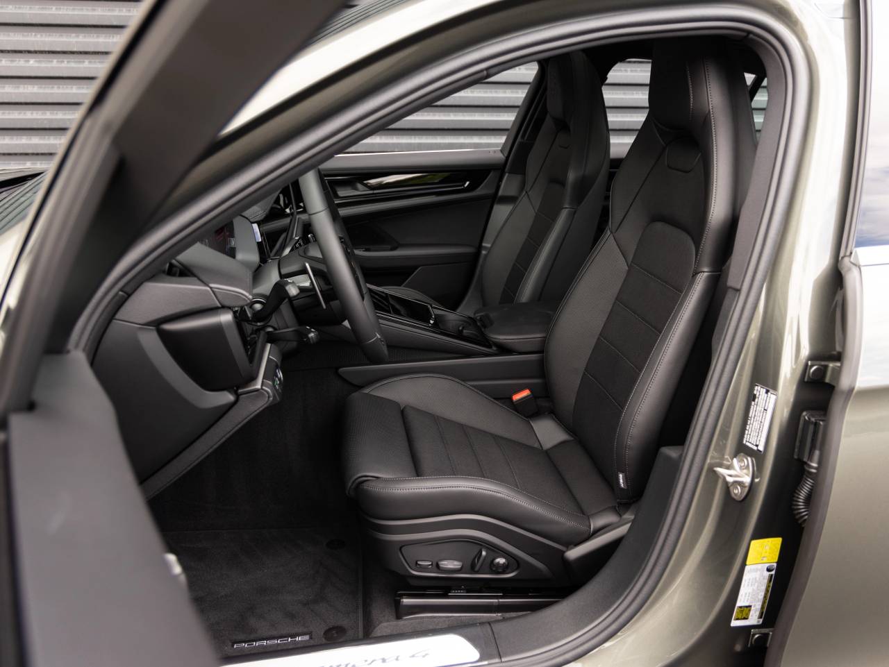 2026 Porsche Panamera 4