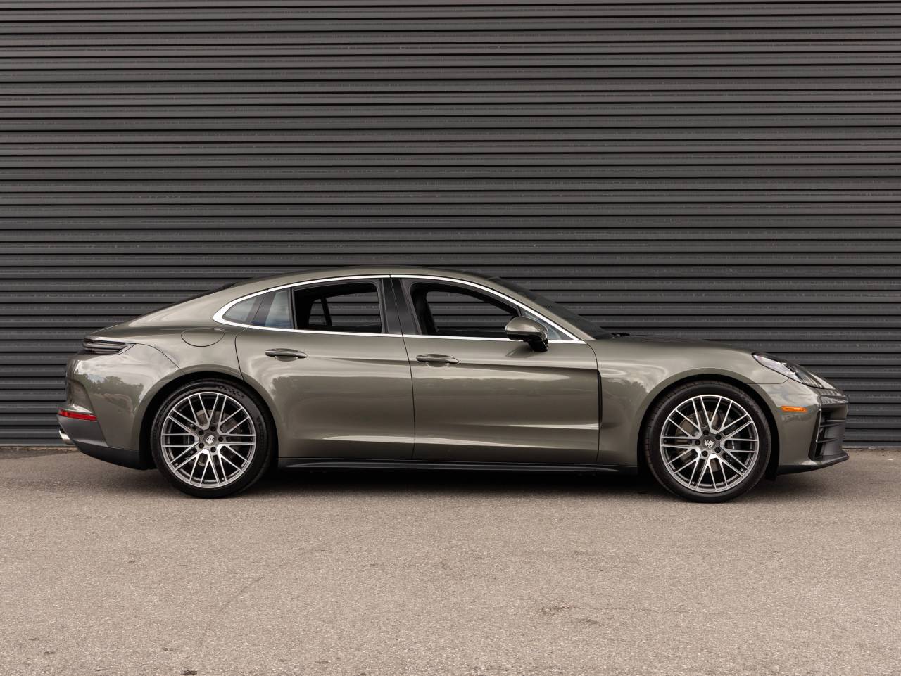 2026 Porsche Panamera 4
