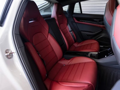 2025 Porsche Panamera Panamera 4