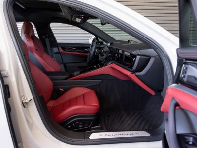 2025 Porsche Panamera Panamera 4