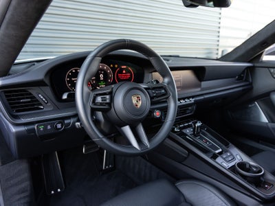 2025 Porsche 911 Carrera GTS
